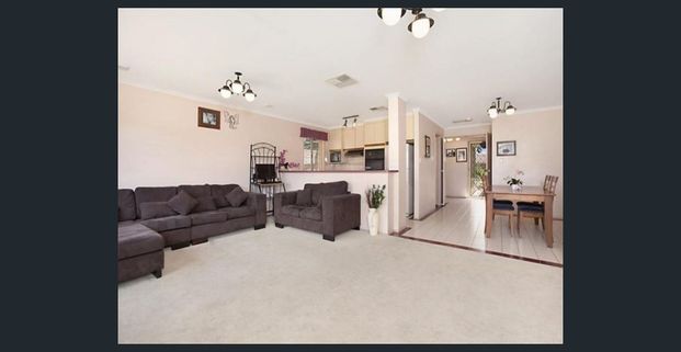 Spacious 2 Bedroom Villa - Photo 1