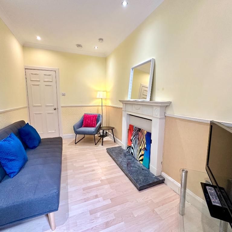 2 bedroom flat to rent - Photo 1