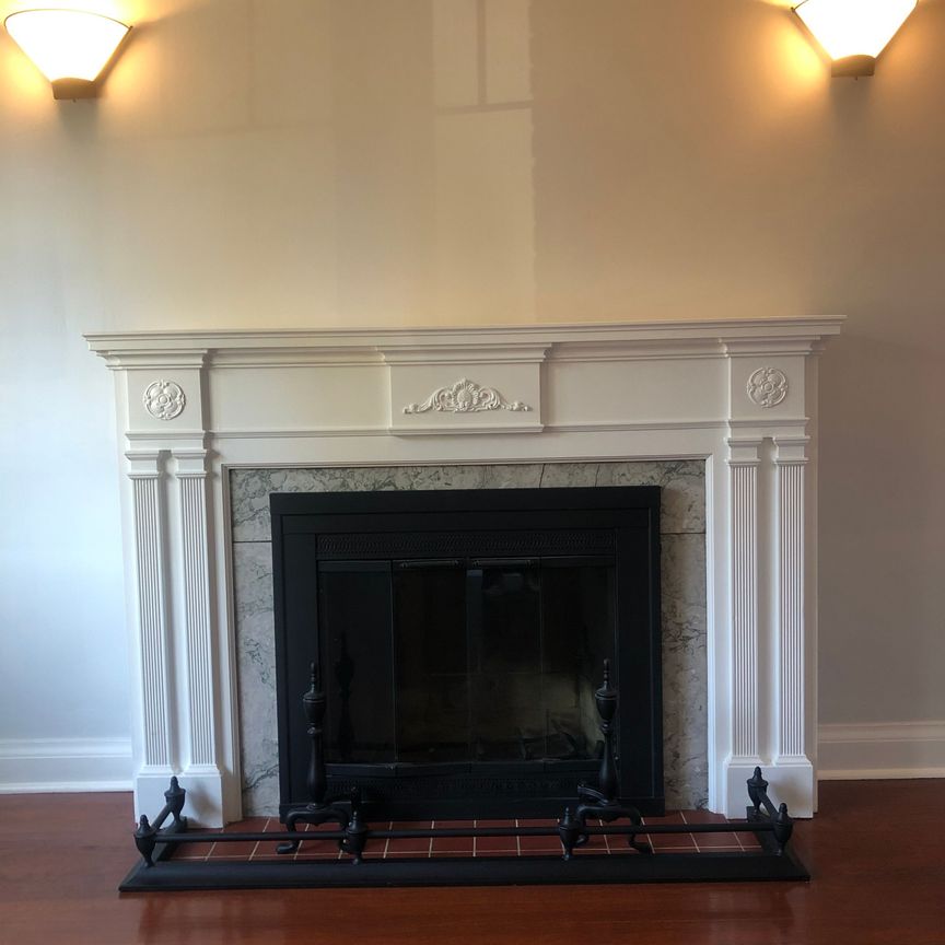 For Lease - 1 Ash Crescent Unit# Main Fl, Toronto, Ontario - Photo 1