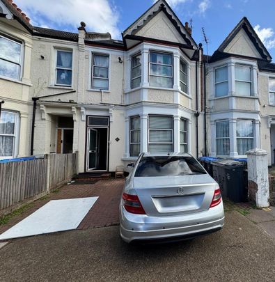 4 bedroom terraced house to rent - Photo 1