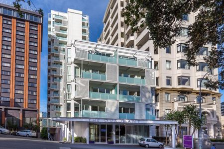 One-Bedroom Apartment in the Prestigious Quadrant - Photo 2