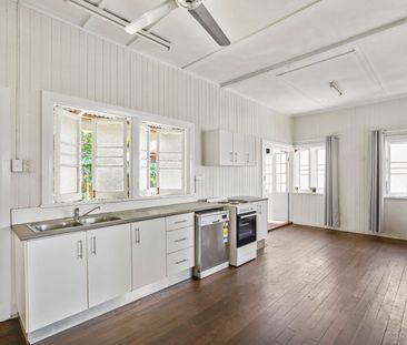 Welcome to Your New Home - A Classic Queenslander Close to it All! - Photo 6