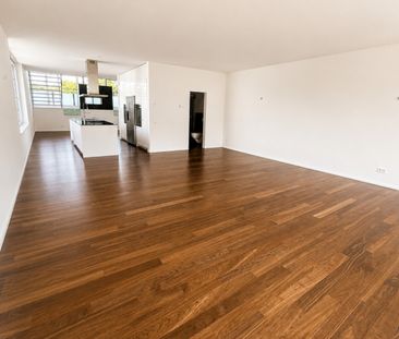 Traumhaftes Wohnen mit luxuriösem Ausbau! 1 grosses Schlafzimmer im... - Foto 3