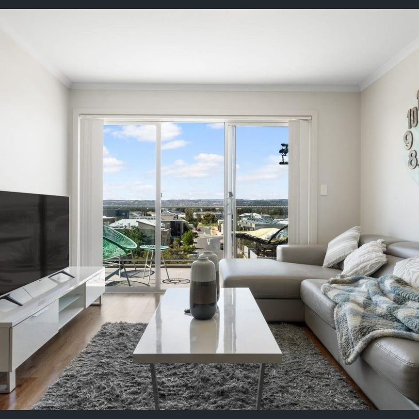 2 Bedroom Apartment Walking Distance to Public Transport - Photo 1