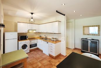 Apartamento T1+1 mobilado e com varandas, no condomínio da Herdade da Aroeira