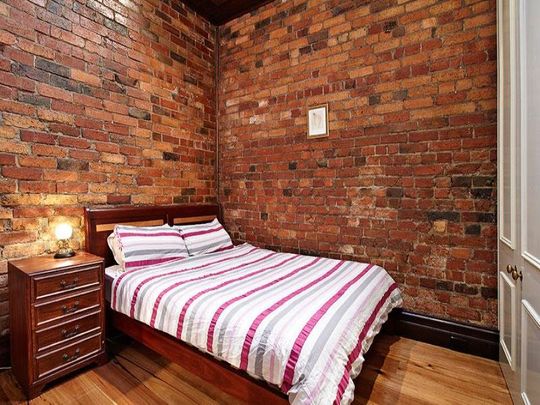 WARM AND WELCOMING SINGLE FRONTED TERRACE! - Photo 1