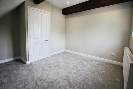 4 bedroom detached house to rent - Photo 5