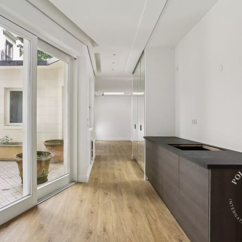 Studio rénové et climatisé - Champs-Élysées - Photo 1