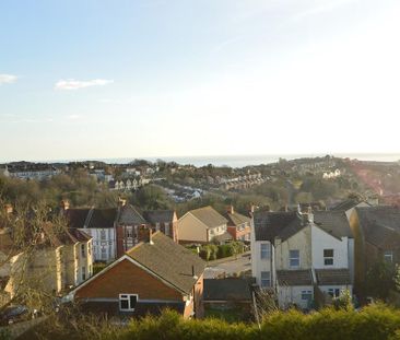 3 bedroom flat to rent - Photo 6