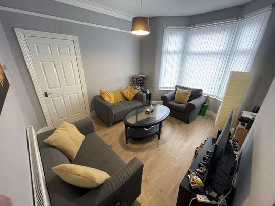 4 bedroom terraced house to rent - Photo 1