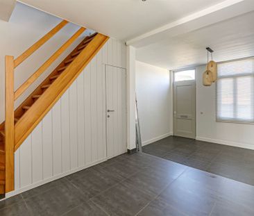Woning met 2 slpks, tuin en 2 autostaanplaatsen - Foto 3