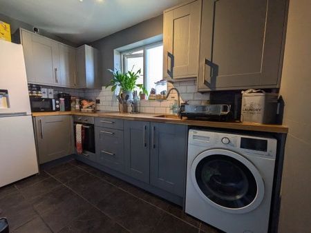 Tollgate Hill 1 bedroom maisonette to rent - Photo 3