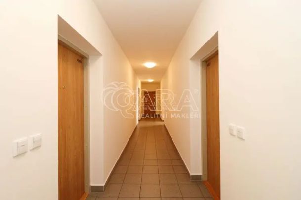Pronájem bytu 1+kk/L, 42 m - Fotografie 1