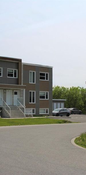 102 - 391 Avenue Des Bouleaux, Vallee-Jonction - Photo 1