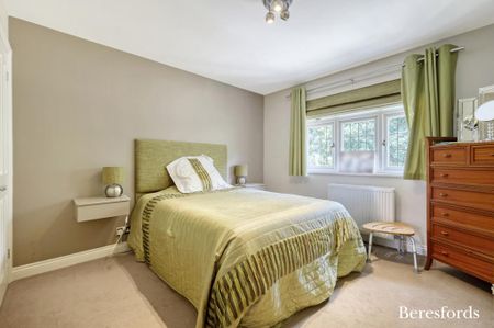 4 bedroom detached house to rent - Photo 4