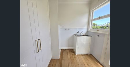 Stunning Newly Renovated Family Home - Walk to the Beach - Photo 2