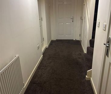 Britannia Crescent, Huddersfield - Photo 6