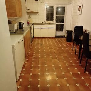 Room in a Shared House, Sibley Grove, E12 - Photo 2