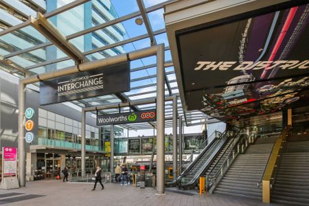 Modern Apartment in the Heart of Chatswood ** Available 29/11/25 ** - Photo 4