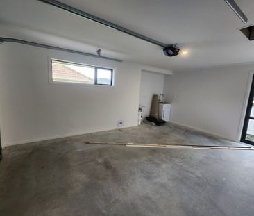 New build family home right in town! - Photo 3