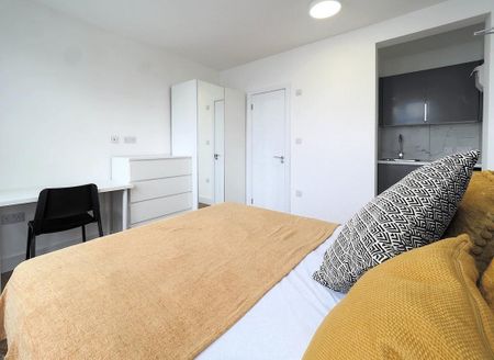 1 bedroom in a house share to rent - Photo 4