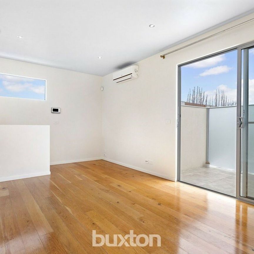 STUNNING TWO BEDROOM BEAUTY-6 MONTH LEASE - Photo 1