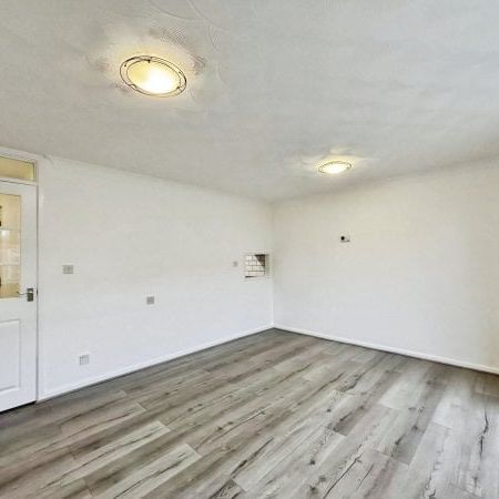 Emmanuel Close, Mildenhall - Photo 1