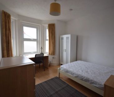 To Rent Bingham Road, Winton, Bournemouth, BH9 £2,600 pcm Tenancy Info - Photo 6