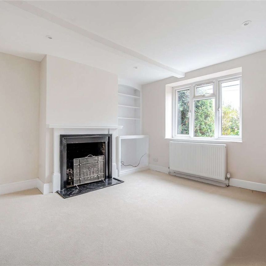 A newly refurbished cottage on the edge of village. - Photo 1