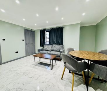 Chequers Lane, Wellingborough - Photo 2