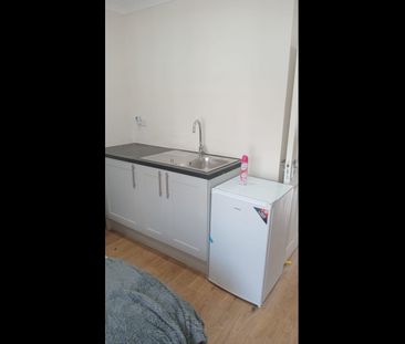 Studio Flat, Murillo Road, SE13 - Photo 1