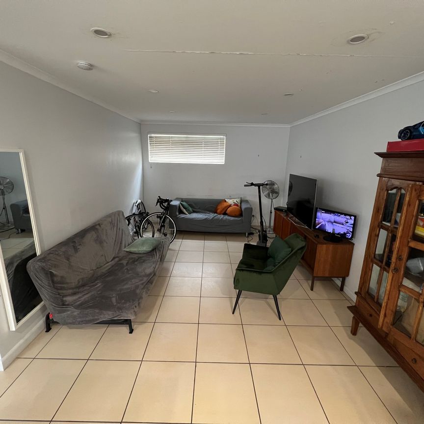 5/739 Logan Road, Greenslopes QLD 4120 - Studio For Rent | Domain - Photo 1