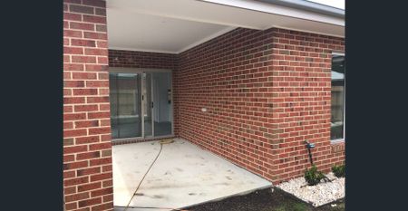 3 BEDROOM TOWNHOUSE - Photo 5