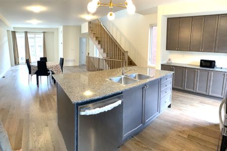 For Lease - 522 Danks Ridge Drive, Ajax, Ontario - Photo 2