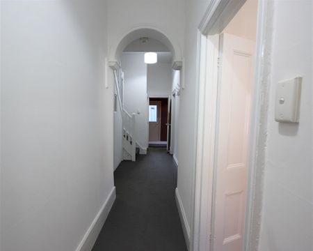 5-bedroom shared house / townhouse, Philip street - Photo 2