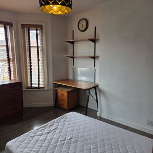 1 bedroom detached to rent Garland Road, Poole, BH15 - Photo 2