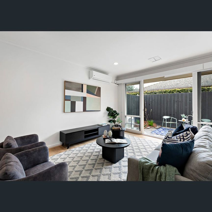 Light-Filled 3-Bedroom Townhouse in Prime Caulfield Location | FLARE REAL ESTATE - Photo 1