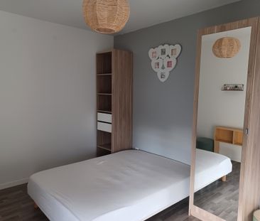 Dans résidence récente, 2 pièces loué meublé avec 2 stationnements. - Photo 1