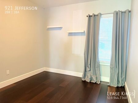Renovated East End 2 Bed 1 Bath with Backyard Oasis - Photo 2