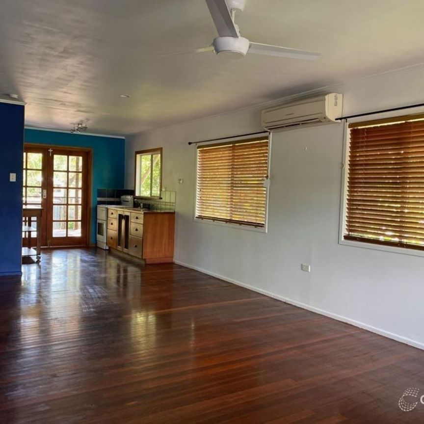 Charming Beach Shack-Style Home in Bucasia - Photo 1