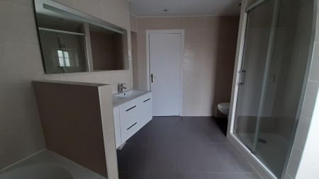 location Appartement T5 DE 122.3m² À PARIS - Photo 4