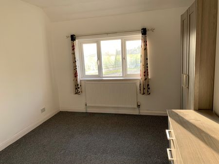 3 Bed Semi-Detached House, Scott Hall Road, LS7 - Photo 5