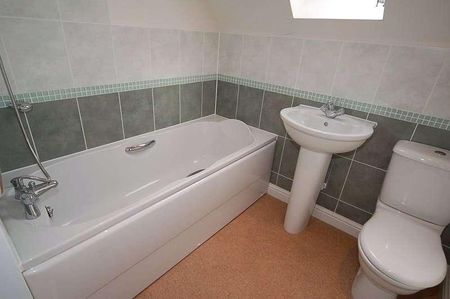Fir Tree Court, Mildenhall, Bury St. Edmunds, Suffolk, IP28 - Photo 5