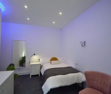 8 bedroom terraced house to rent - Photo 5