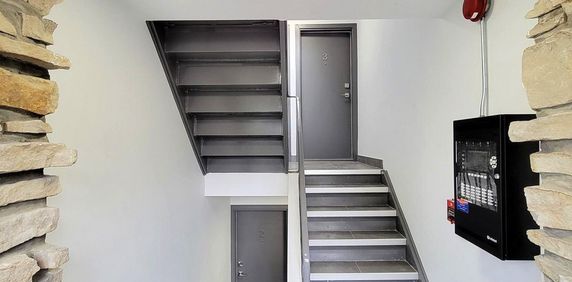 2-bedroom - 24 Boulevard Saint-Elzéar Ouest, Laval - Photo 2