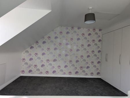 4 bedroom semi-detached house to rent - Photo 5