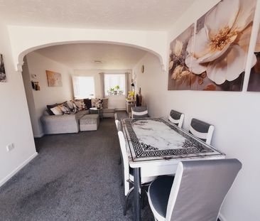 3 bedroom detached house to rent - Photo 1