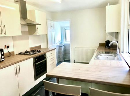 3 bedroom terraced house to rent - Photo 4