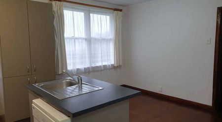 2 bedrooms in Pikarere Street - Photo 2