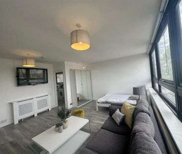 Studio to rent - Photo 2